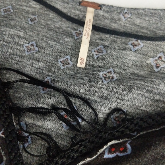 FREE PEOPLE Macra Maze Me Fringed Peasant Top XS - Picture 15 of 16